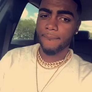 Meet your Posher, Derrick